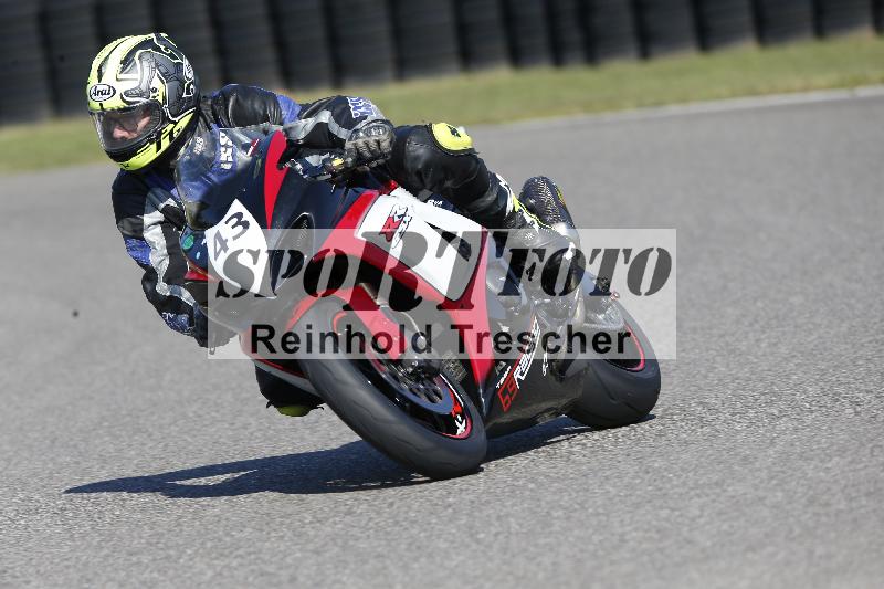 /Archiv-2025/49 26.08.2025 Cornu Master School ADR/blau-bleu/43